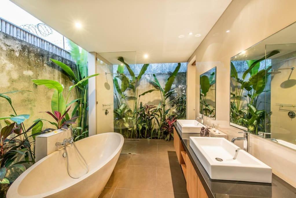 Villa Manis, Luxury 3 Bedroom Heart Of