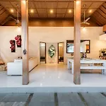 Manis, Luxury 3 Bedroom Heart Of Seminyak