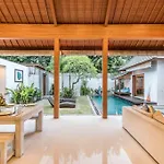 Manis, Luxury 3 Bedroom Heart Of Seminyak