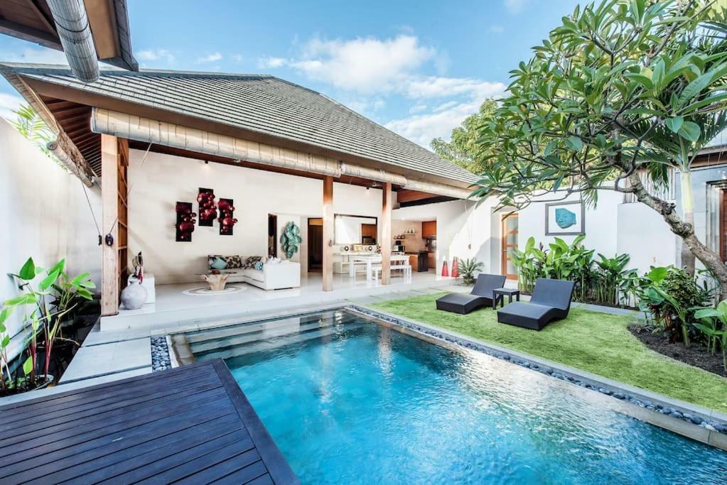 Villa Manis, Luxury 3 Bedroom Heart Of Seminyak (Bali)