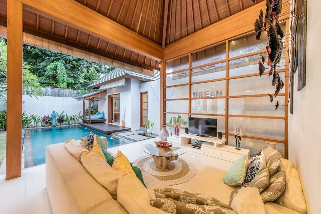 Villa Manis, Luxury 3 Bedroom Heart Of *