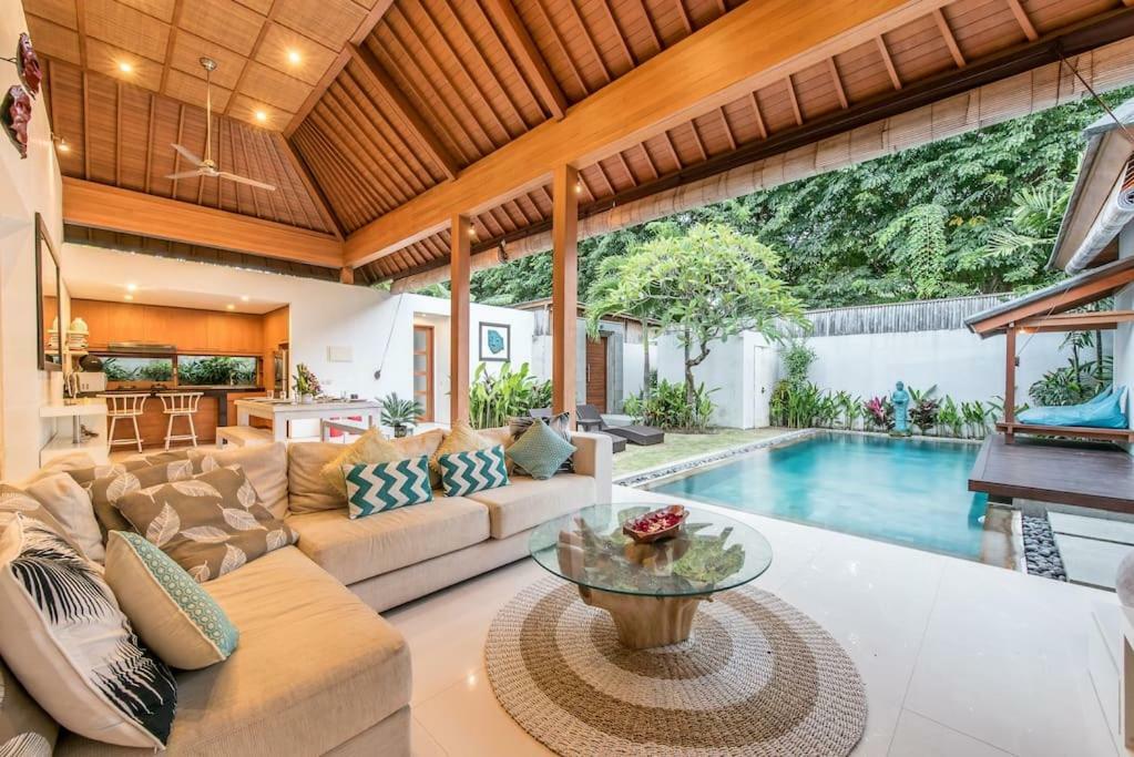 Villa Manis, Luxury 3 Bedroom Heart Of