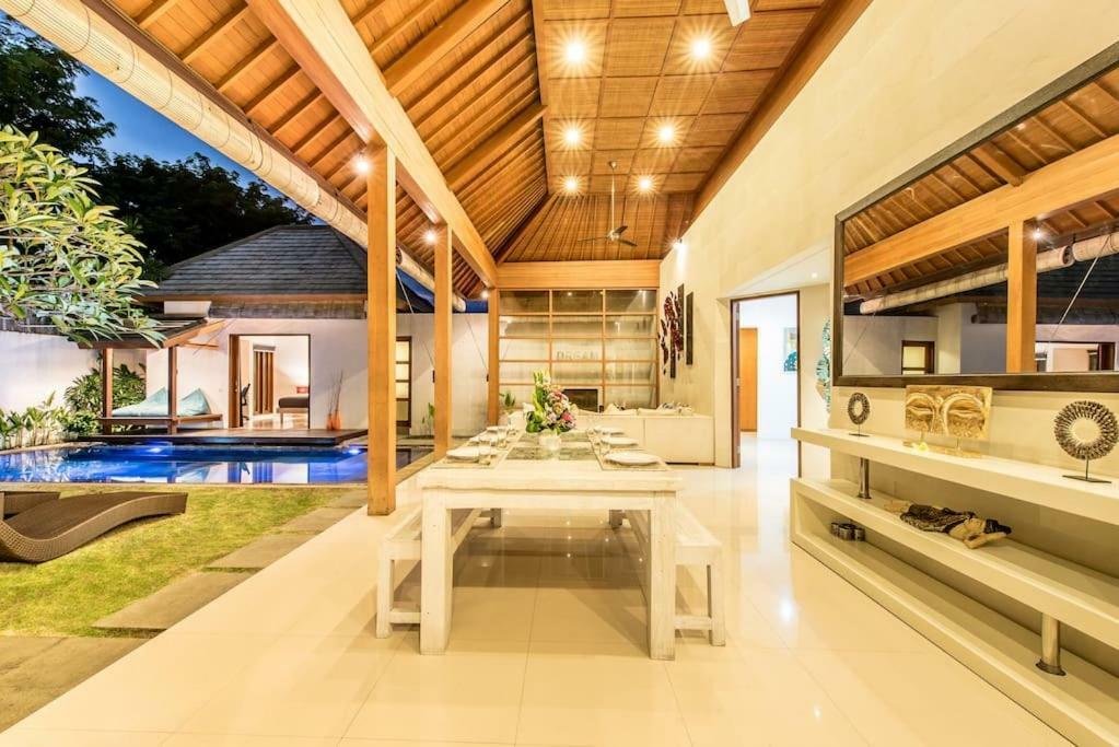 Manis, Luxury 3 Bedroom Heart Of Seminyak (Bali)