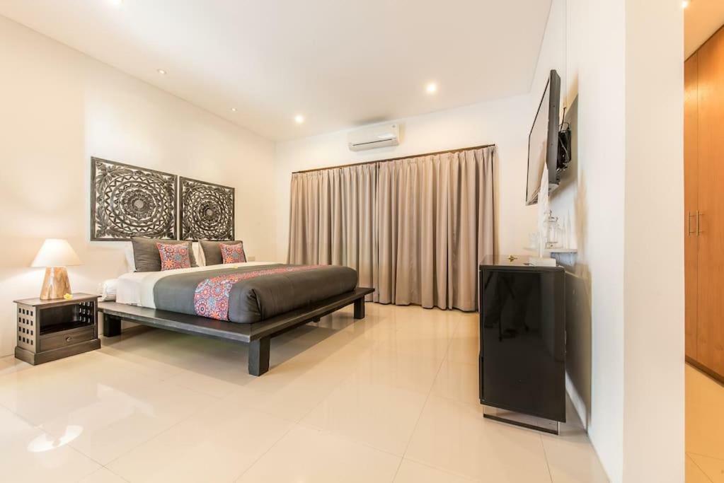 Villa Manis, Luxury 3 Bedroom Heart Of *