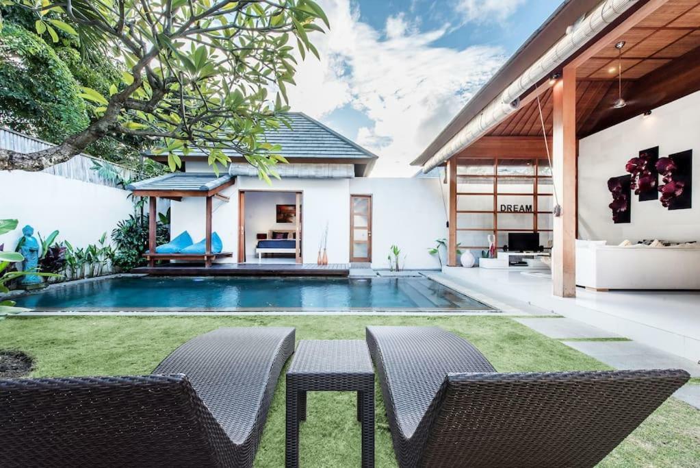 Manis, Luxury 3 Bedroom Heart Of Villa Seminyak (Bali)